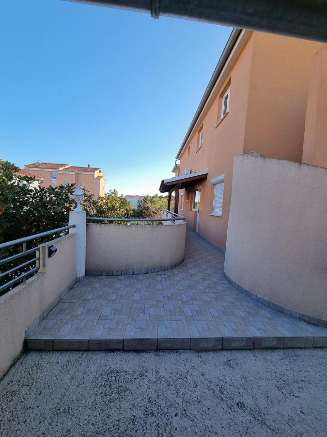 Apartments Vanja Skara Biograd Biograd Na Moru Quarto foto