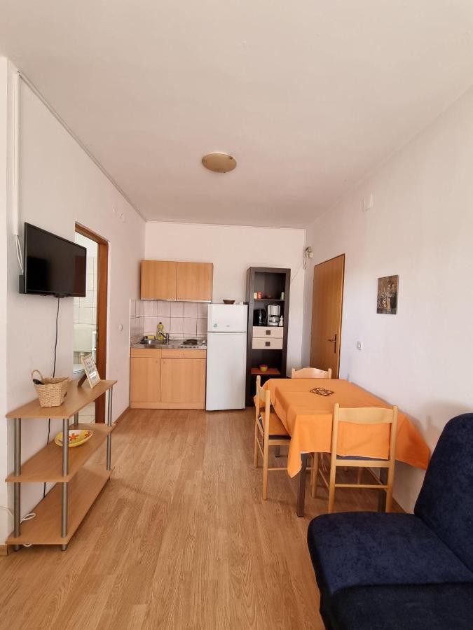 Apartments Vanja Skara Biograd Biograd Na Moru Exterior foto